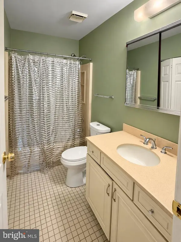198 TAVISTOCK, Cherry Hill, NJ 08034