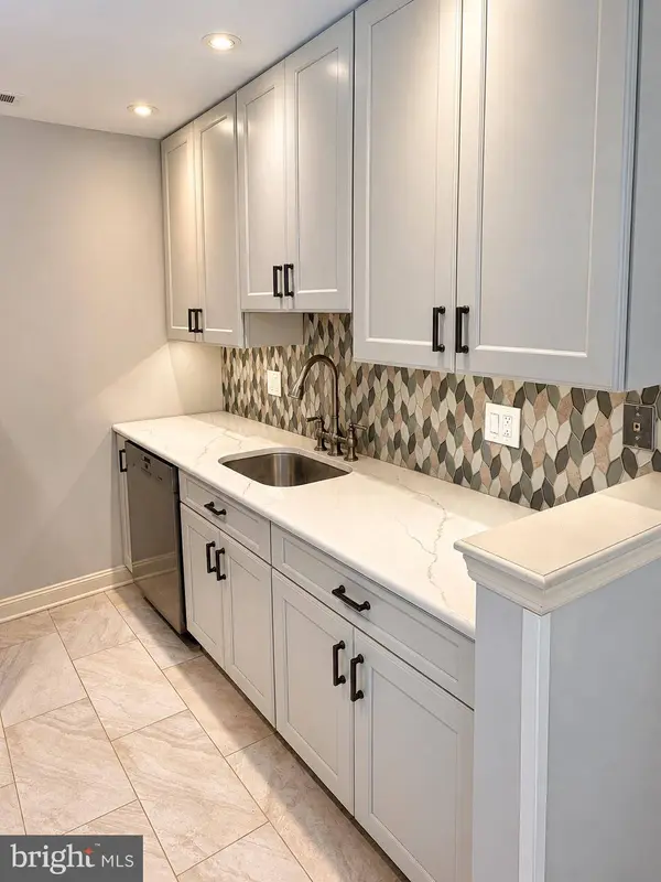 198 TAVISTOCK, Cherry Hill, NJ 08034