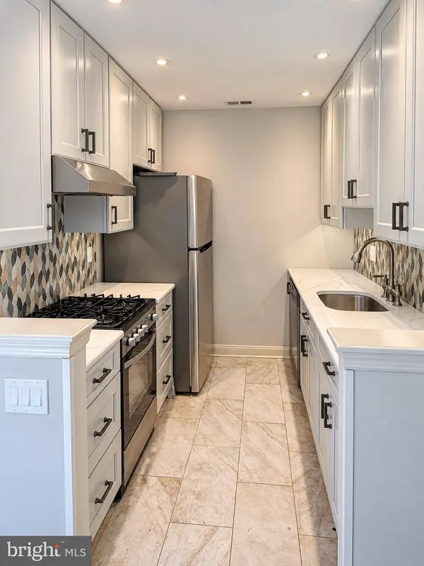 198 TAVISTOCK, Cherry Hill, NJ 08034