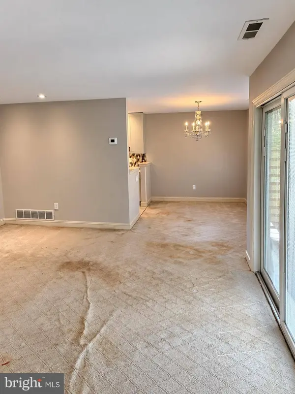 198 TAVISTOCK, Cherry Hill, NJ 08034