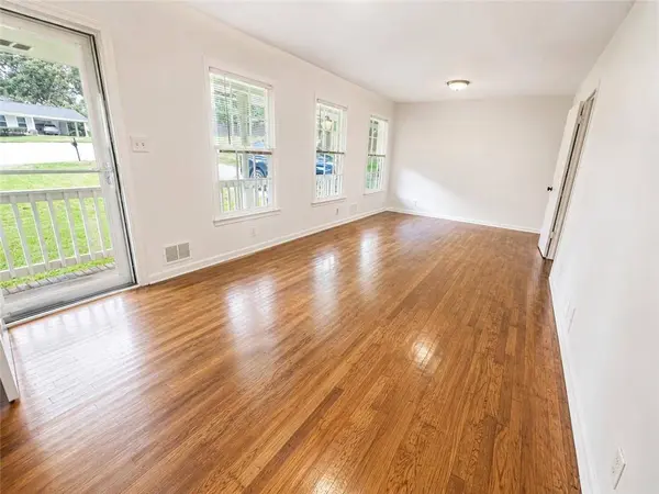 886 Oakhill CT, Stone Mountain, GA 30087