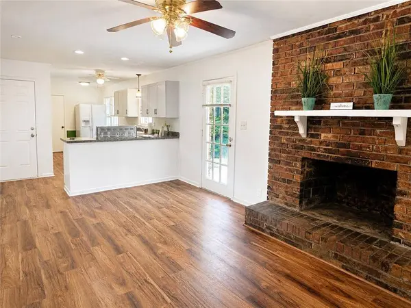 886 Oakhill CT, Stone Mountain, GA 30087