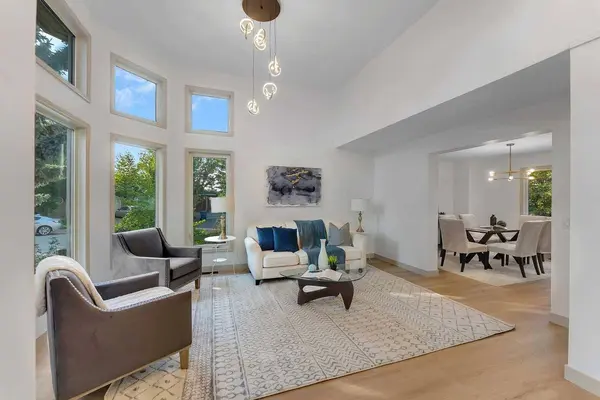 12 Diamond TER SE, Calgary, AB T2J 7A9
