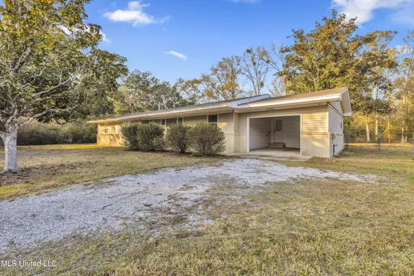 13600 Money Farm Road, Ocean Springs, MS 39564