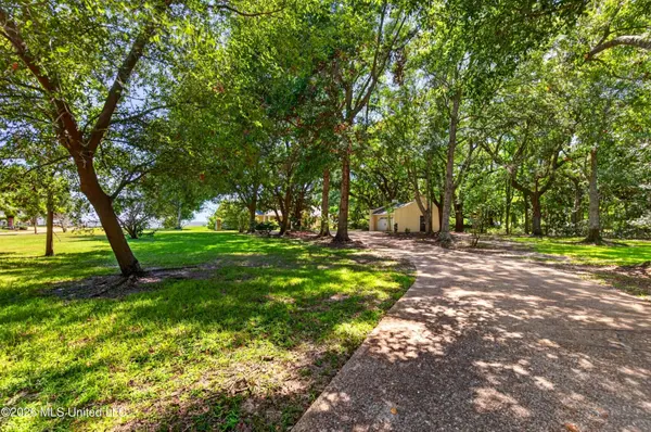 1401 Seacliffe Drive, Gautier, MS 39553