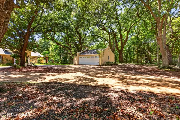 1401 Seacliffe Drive, Gautier, MS 39553
