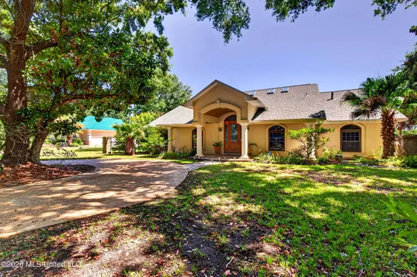 1401 Seacliffe Drive, Gautier, MS 39553