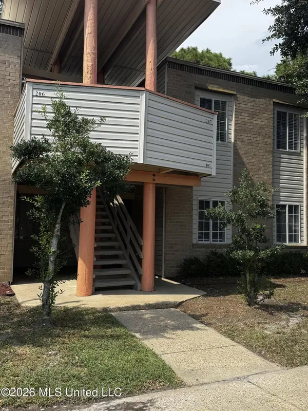 245 Mcdonnell Avenue #107