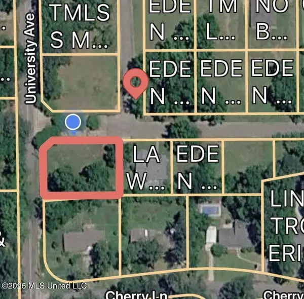 Briar Creek Circle, Laurel, MS 39440