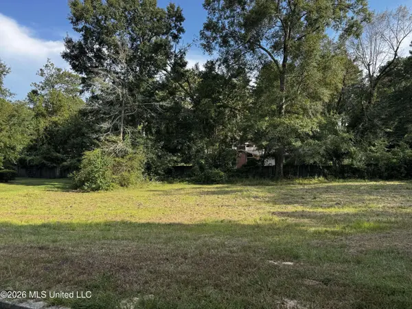 Briar Creek Circle, Laurel, MS 39440