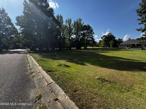 27 Briar Creek Circle, Laurel, MS 39440