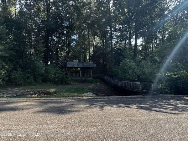30 Briar Creek Circle, Laurel, MS 39440
