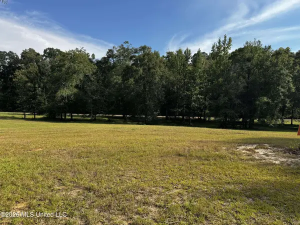 18 Briar Creek Circle, Laurel, MS 39440