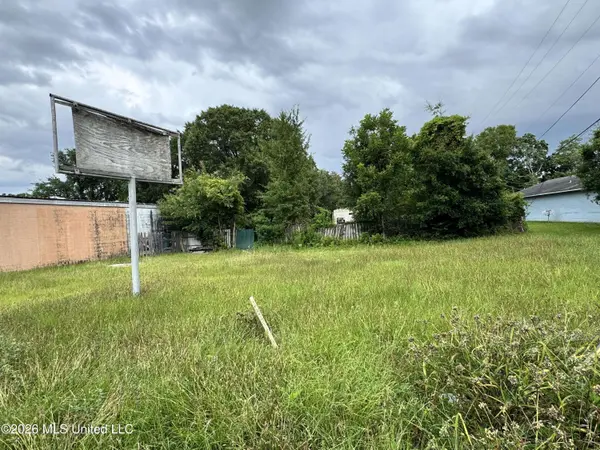 1918 Pass Road, Gulfport, MS 39501