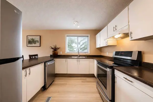 3745 Fonda WAY SE #40, Calgary, AB T2A 5W7