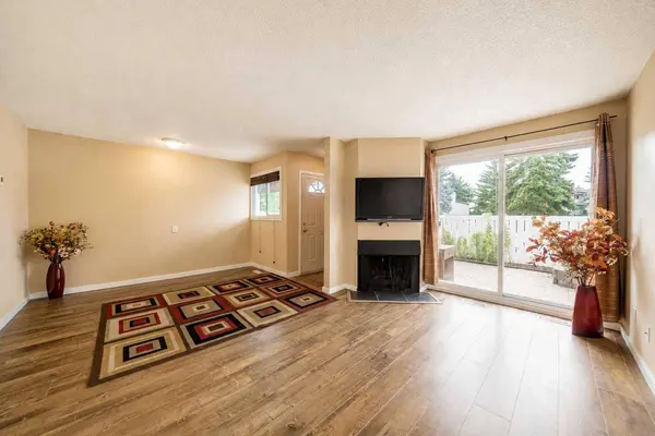 3745 Fonda WAY SE #40, Calgary, AB T2A 5W7