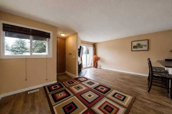 3745 Fonda WAY SE #40, Calgary, AB T2A 5W7