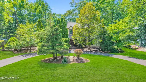 37 Timber Lane, Manalapan, NJ 07726