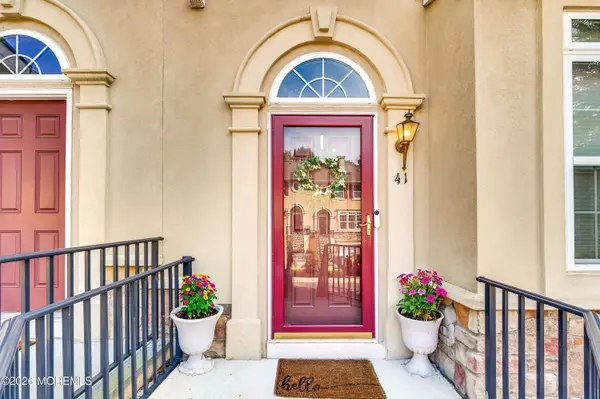 41 W Aspen Way, Matawan, NJ 07747