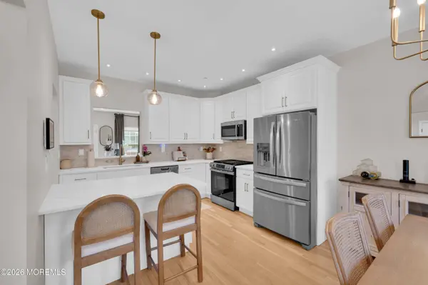 41 W Aspen Way, Matawan, NJ 07747