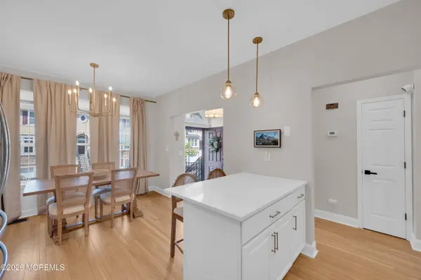 41 W Aspen Way, Matawan, NJ 07747