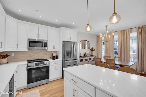 41 W Aspen Way, Matawan, NJ 07747