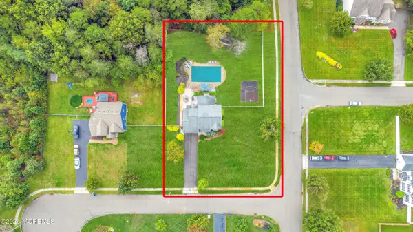 1 Blue Jay Court, Jackson, NJ 08527