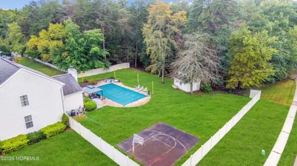 1 Blue Jay Court, Jackson, NJ 08527