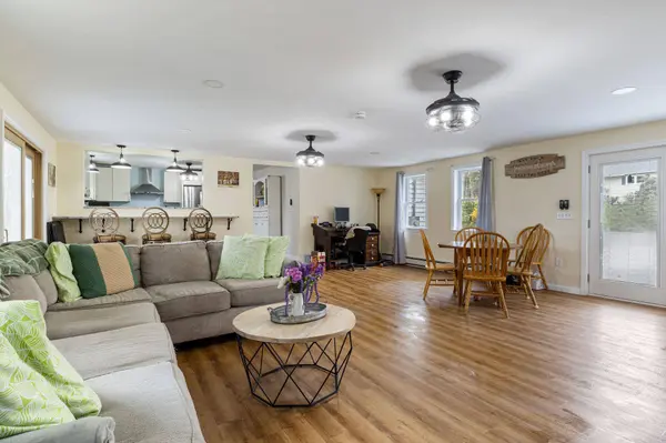 2 Marblehead RD, Windham, NH 03087