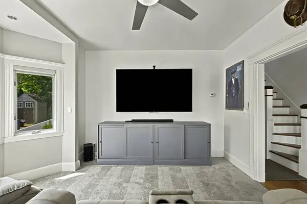 50 Floyd St, Winthrop, MA 02152