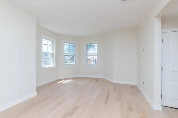 90 Bellevue Ave #1, Winthrop, MA 02152