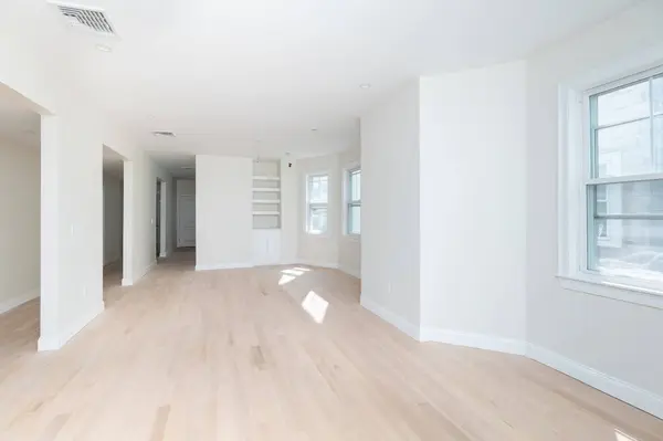 90 Bellevue Ave #1, Winthrop, MA 02152