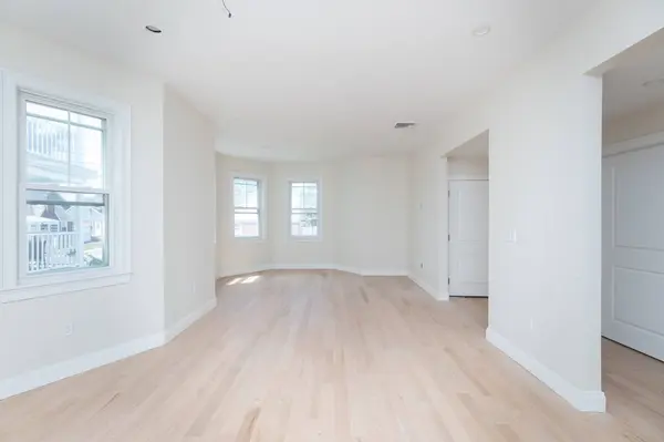 90 Bellevue Ave #1, Winthrop, MA 02152