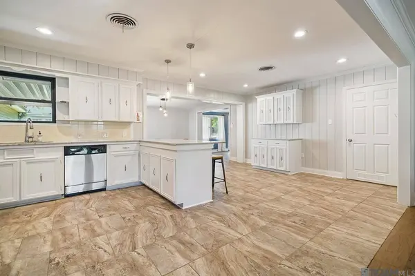 245 S Carrollton Ave, Baton Rouge, LA 70806