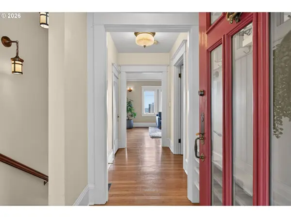 2440 SW HOFFMAN AVE, Portland, OR 97201