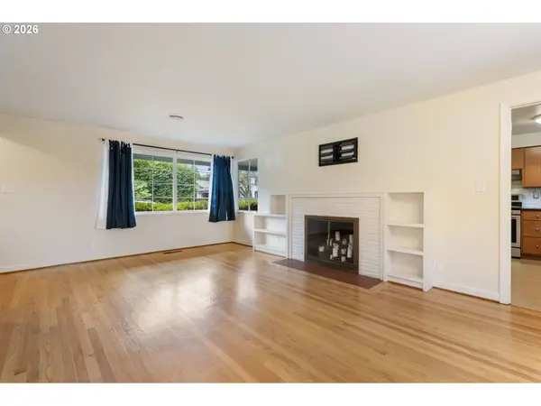 9125 SW GARDEN HOME RD, Portland, OR 97223
