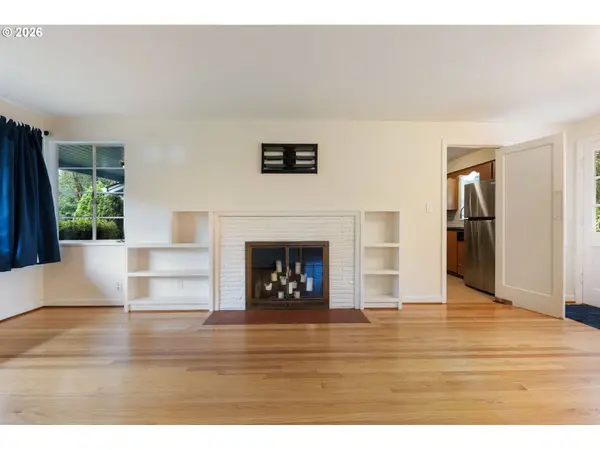 9125 SW GARDEN HOME RD, Portland, OR 97223