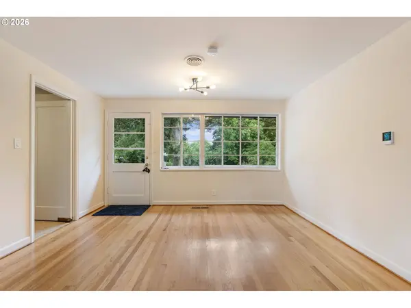9125 SW GARDEN HOME RD, Portland, OR 97223