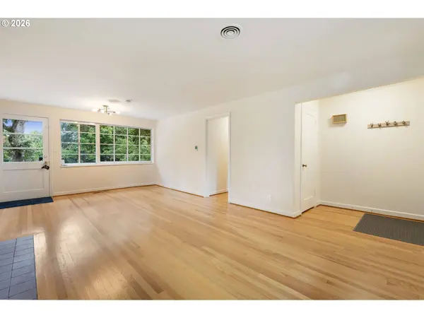 9125 SW GARDEN HOME RD, Portland, OR 97223