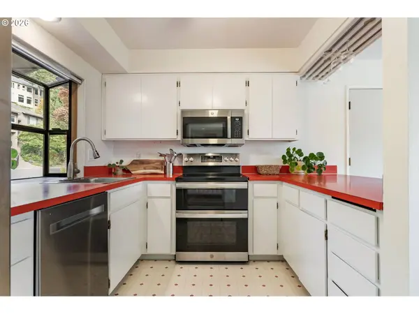 7 HIDALGO ST, Lake Oswego, OR 97035