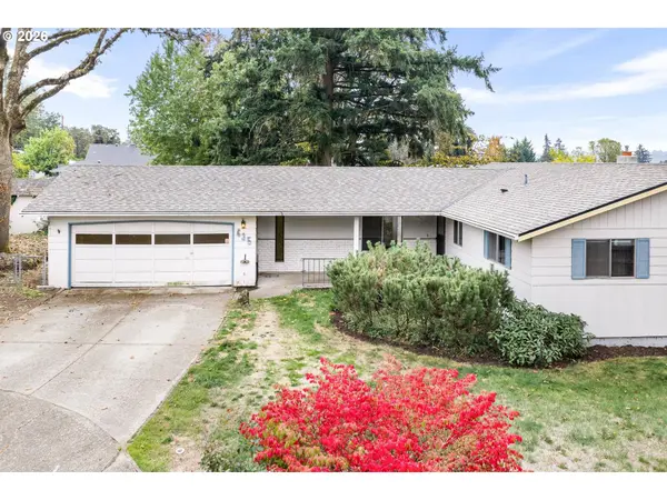 635 COLLINS CREST ST, Gladstone, OR 97027