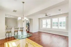 728 Link RD, Houston, TX 77009