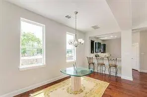 728 Link RD, Houston, TX 77009