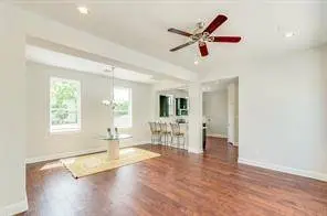 728 Link RD, Houston, TX 77009