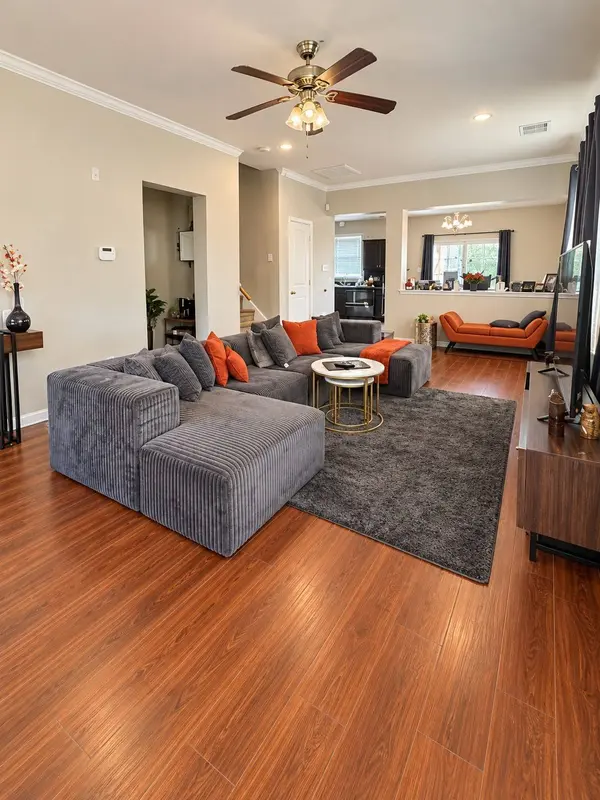 8007 Montague Manor LN, Houston, TX 77072