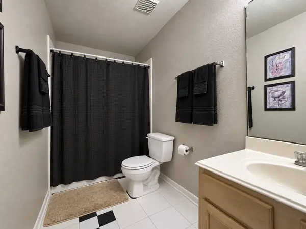 8007 Montague Manor LN, Houston, TX 77072