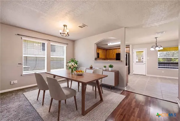 8214 Comanche PASS, Converse, TX 78109