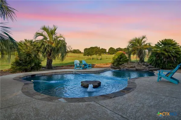 1413 Country Hills DR, La Vernia, TX 78121