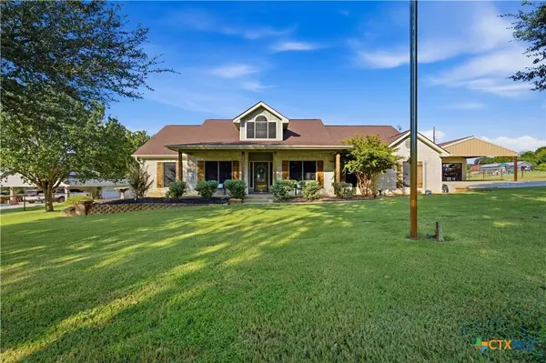 1413 Country Hills DR, La Vernia, TX 78121