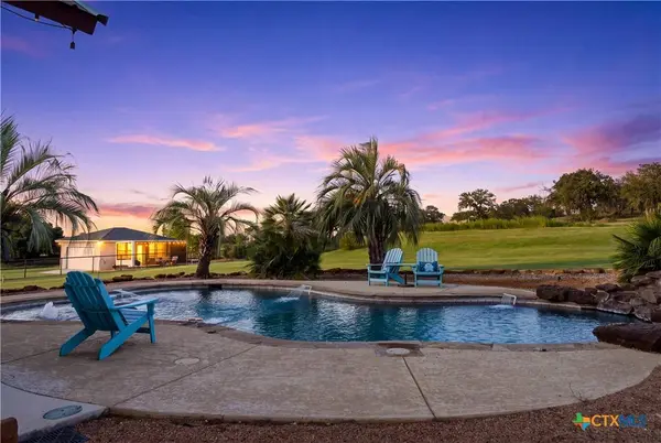 1413 Country Hills DR, La Vernia, TX 78121